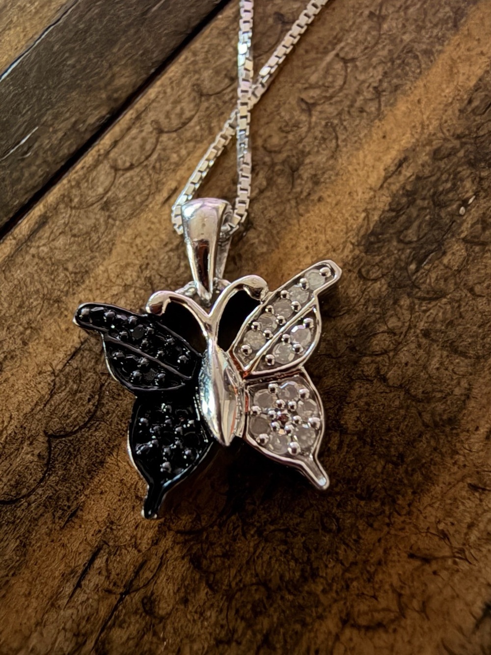 14K White Gold over 925 Sterling Silver, 0.11 CT Natural Diamond necklace. - Picture 2 of 4